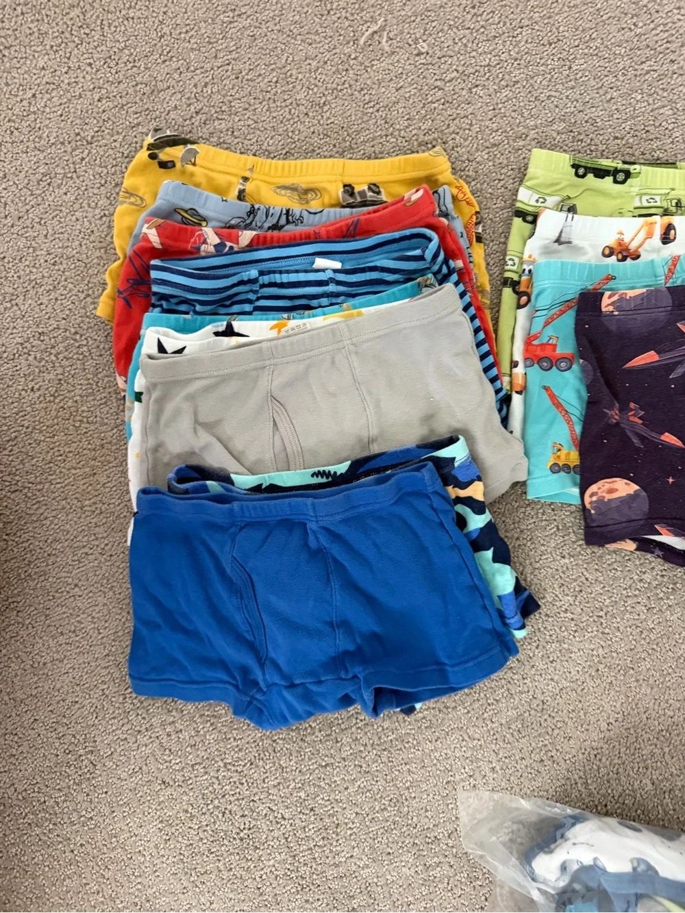 18 pairs of boys cotton underwear pre owned Size 6/7, but closer to a 4/5 - Picture 3 of 4